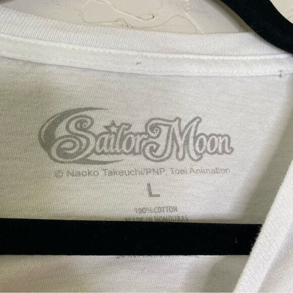 Sailor Moon Graphic Tee Large - Picture 6 of 8